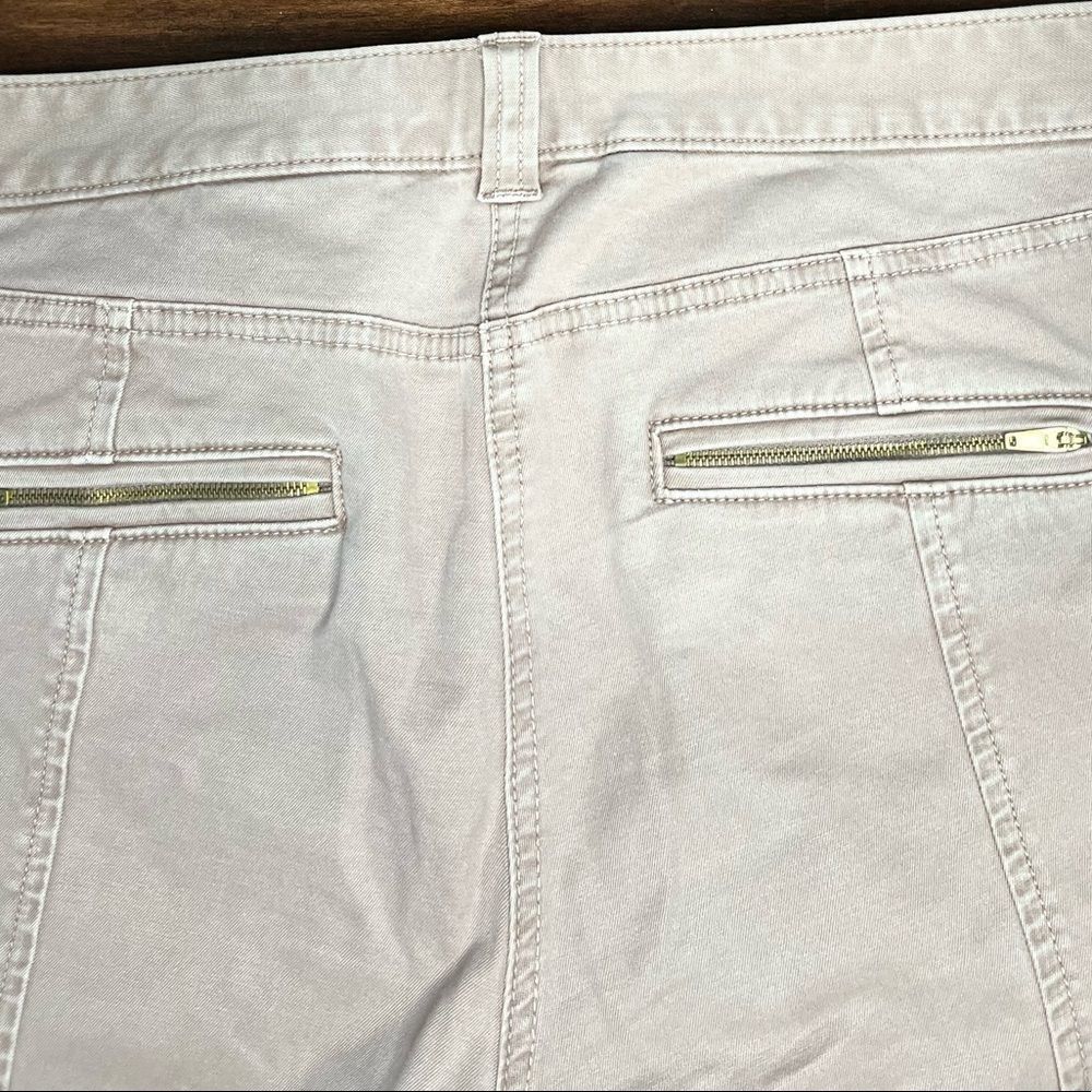 J. Crew City Fit Cargo Tan Burgundy Pants - Size: 8 - RN77388 - Material: Cotton - Picture 4 of 7